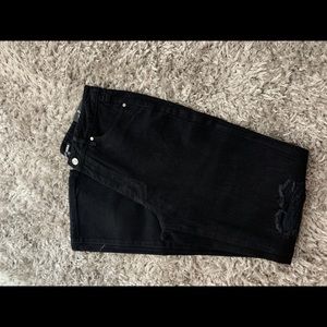 Size 7 high-rise boyfriend jeans